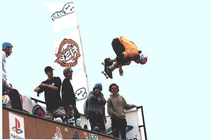 Skate sur la rampe